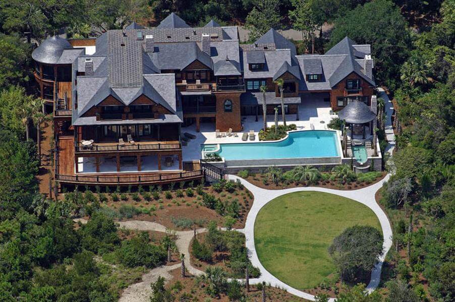 34. Fully-Furnished South Carolina Mansion